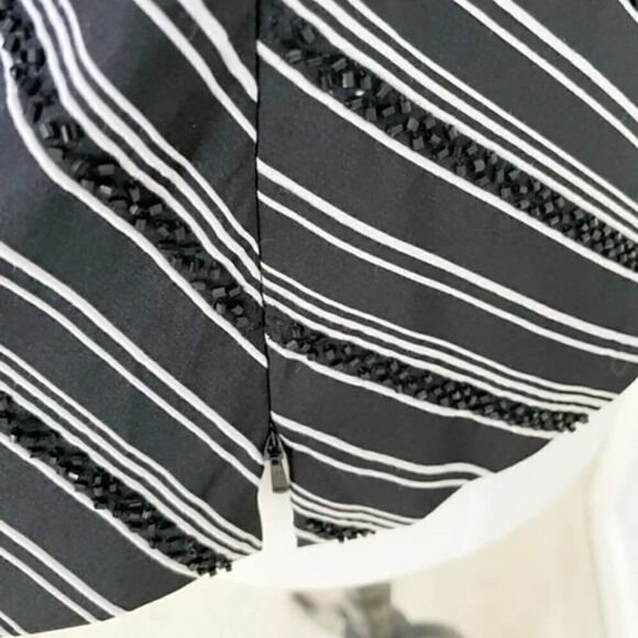 Talbots Petite Black White Stripe Beaded Top Size 12 - Picture 3 of 6
